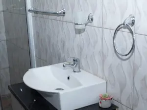 House to Rent in Glen Forest