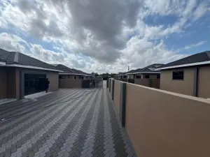 Townhouse/Cluster to Rent in Waterfalls