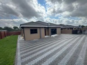 Townhouse/Cluster to Rent in Waterfalls