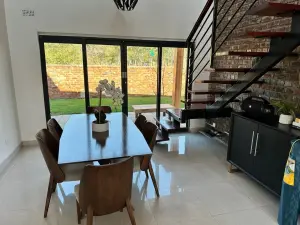 Townhouse/Cluster to Rent in Arlington