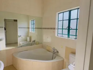 4 Bedroom House to Rent in Borrowdale Brooke