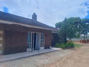 2 Bedroom Cottage/Garden Flat to Rent in Carrick Creagh Estate