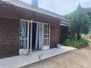 2 Bedroom Cottage/Garden Flat to Rent in Carrick Creagh Estate