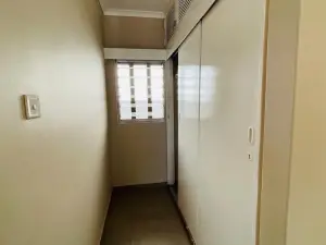 Office to Rent in Avenues