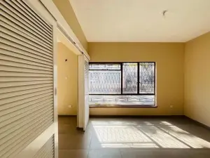 Office to Rent in Avenues