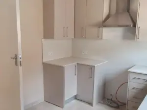 3 Bedroom Cottage/Garden Flat to Rent in Newlands