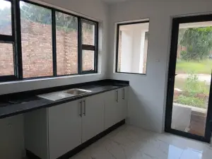 8 Bedroom House to Rent in Greystone Park