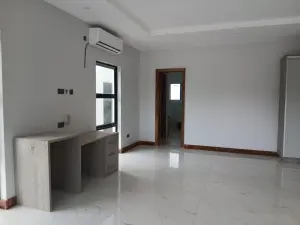 8 Bedroom House to Rent in Greystone Park