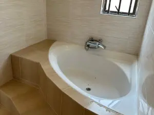 5 Bedroom House to Rent in Mabelreign