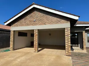 5 Bedroom House to Rent in Mabelreign