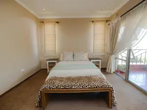 5 Bedroom House to Rent in Greystone Park