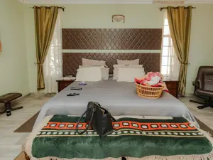 5 Bedroom House to Rent in Greystone Park