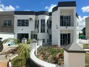 Townhouse/Cluster to Rent in Greendale