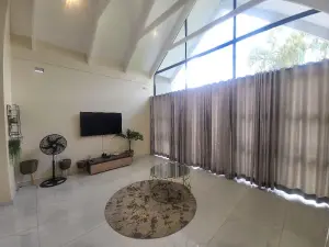 Townhouse/Cluster to Rent in Bluff Hill