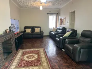 2 Bedroom Cottage/Garden Flat to Rent in Avondale West