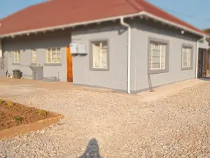 3 Bedroom House to Rent in Waterfalls