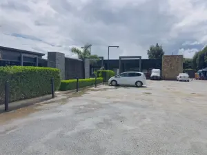 Retail/Shop to Rent in Greendale