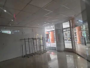 Retail/Shop to Rent in Avondale