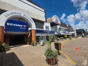 Retail/Shop to Rent in Avondale