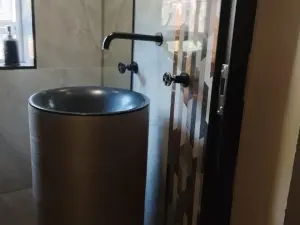 Office to Rent in Chisipite