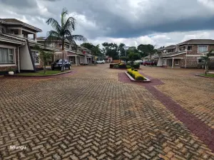 3 Bedroom Cottage/Garden Flat to Rent in Greendale North