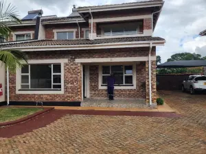 3 Bedroom Cottage/Garden Flat to Rent in Greendale North