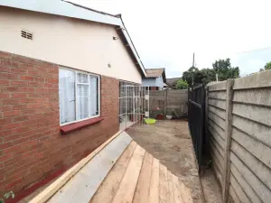 4 Bedroom House to Rent in Tynwald