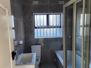 Townhouse/Cluster to Rent in Alexandra Park