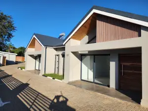 Townhouse/Cluster to Rent in Alexandra Park