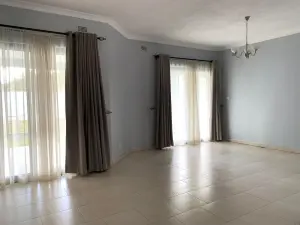 Townhouse/Cluster to Rent in Greendale