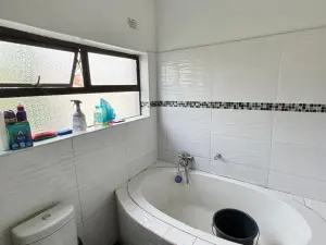 4 Bedroom House to Rent in Madokero Estates