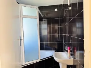 4 Bedroom House to Rent in Madokero Estates