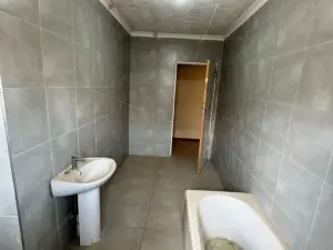 3 Bedroom House to Rent in Zimre Park