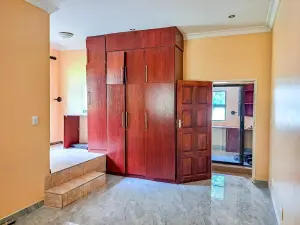 4 Bedroom House to Rent in Helensvale