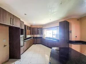 4 Bedroom House to Rent in Helensvale