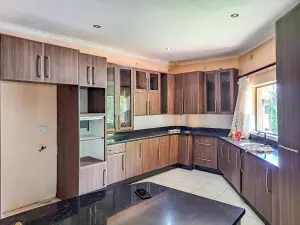 4 Bedroom House to Rent in Helensvale