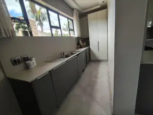 6 Bedroom House to Rent in Glen Lorne