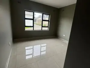 3 Bedroom Cottage/Garden Flat to Rent in Arlington