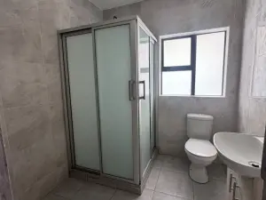 3 Bedroom Cottage/Garden Flat to Rent in Arlington