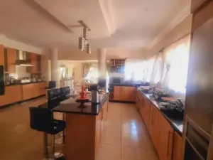 6 Bedroom House to Rent in Helensvale