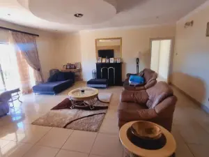 6 Bedroom House to Rent in Helensvale