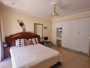 6 Bedroom House to Rent in Helensvale