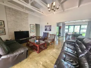 4 Bedroom House to Rent in Helensvale