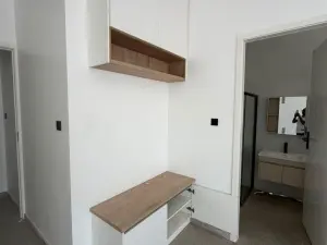 Flat/Apartment to Rent in Avondale West