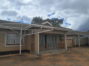 Townhouse/Cluster to Rent in Waterfalls