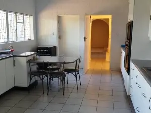 4 Bedroom House to Rent in Mandara