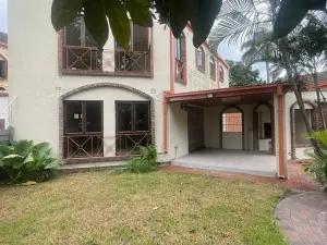 Townhouse/Cluster to Rent in Newlands