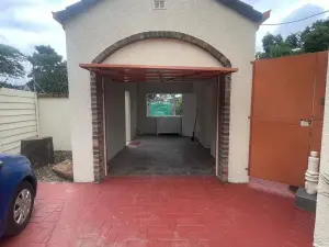 Townhouse/Cluster to Rent in Newlands