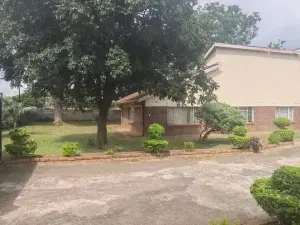 4 Bedroom House to Rent in Borrowdale West