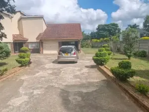 4 Bedroom House to Rent in Borrowdale West